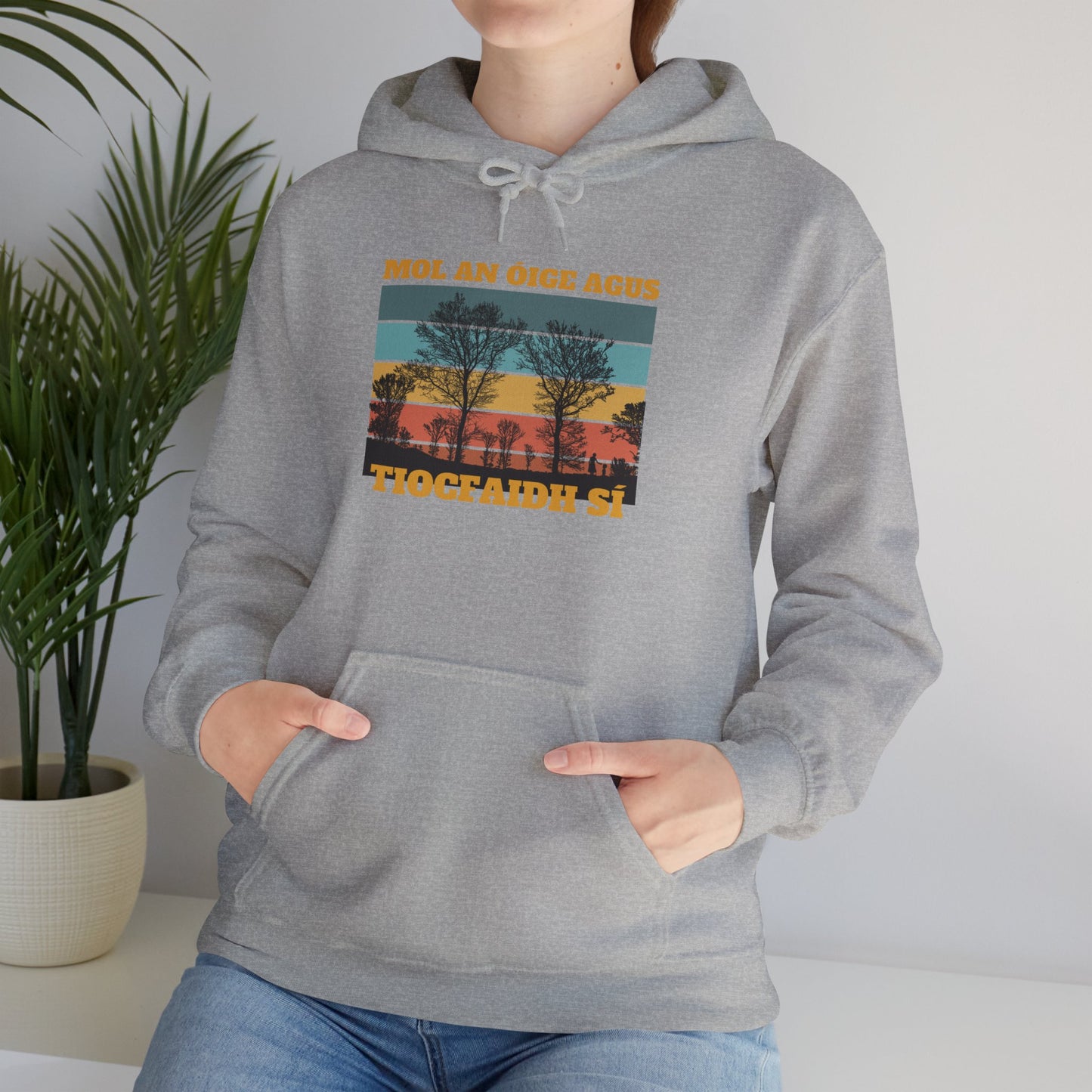 Mol An Óige Agus Tiocfaidh Sí –(Praise the Youth and They will Flourish) Unisex Heavy Blend™ Hooded Sweatshirt