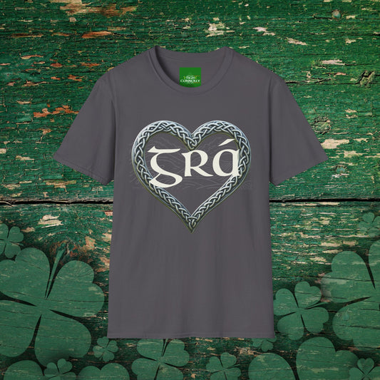 Grá T-Shirt - Diarmuid & Gráinne Edition with Celtic Knot Heart (Unisex Gildan 64000)